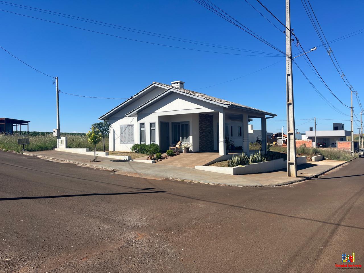 Vende, casa de alvenaria, com 3 anos apenas, Loteamento Colina, Ibirubá., 03 dormitórios