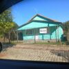Aluga casa mista com 02 dormitórios.
