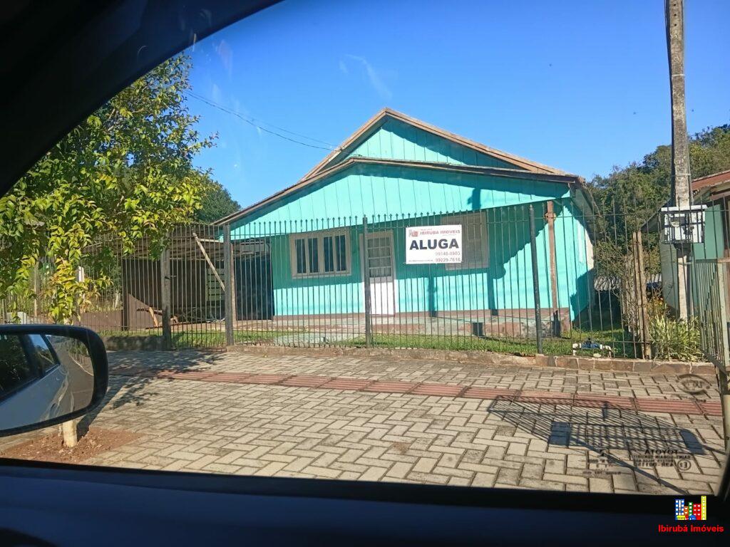 aluga casa mista, centro, 02 dormitórios, garagem, churrasqueira