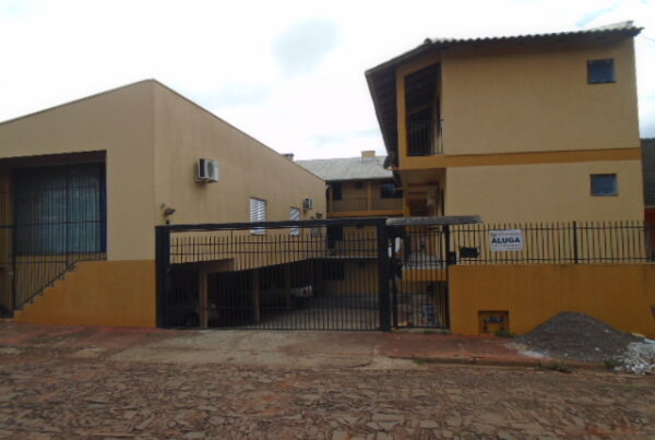 ALUGA Apartamento e 01 dormitório com vaga de garagem